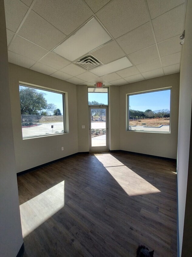 2519 N Frazier Rd, Conroe, TX à vendre Photo intérieure– Image 1 sur 6