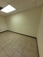 202 N Loop 1604 W, San Antonio, TX à louer Photo intérieure– Image 1 sur 4