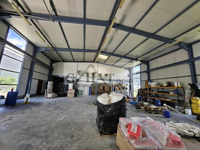 Plus de détails pour Bureau, Industriel/Logistique à louer