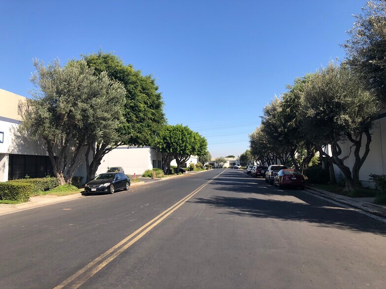 15946-15948 Downey Ave, Paramount, CA à louer - Photo de l’immeuble – Image 3 sur 5