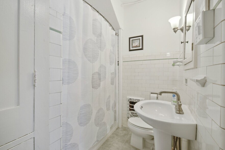 1730 Prytania St, New Orleans, LA à vendre - Photo intérieure – Image 3 sur 22