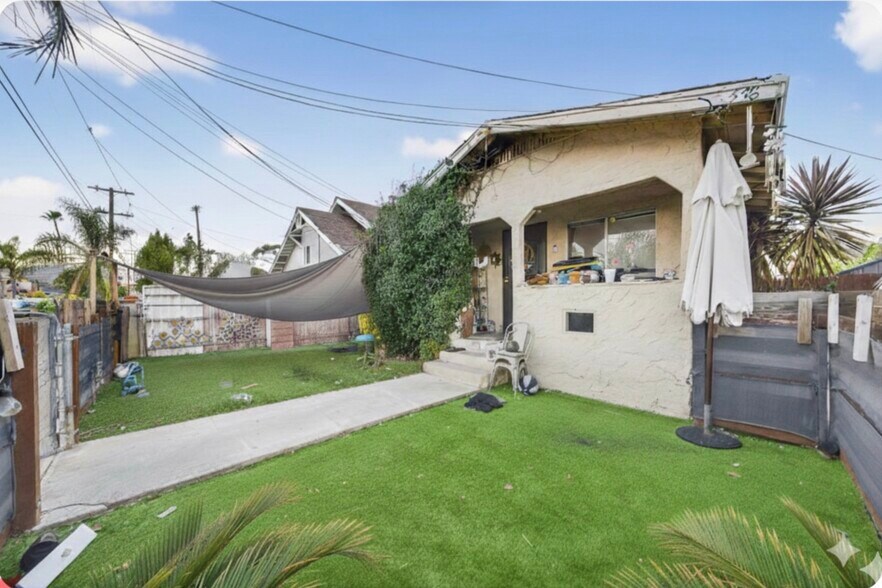 578 W Oliver St, San Pedro, CA à vendre - Photo de l’immeuble – Image 2 sur 11