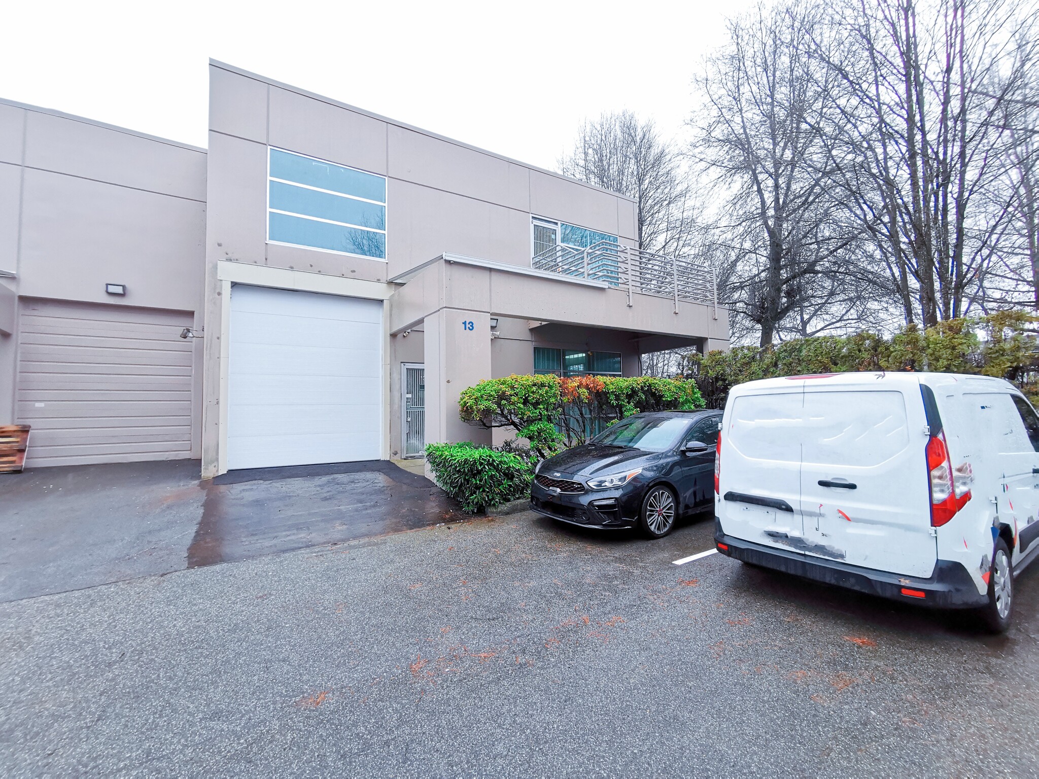 3871 N Fraser Way, Burnaby, BC à vendre Photo de l’immeuble– Image 1 sur 47