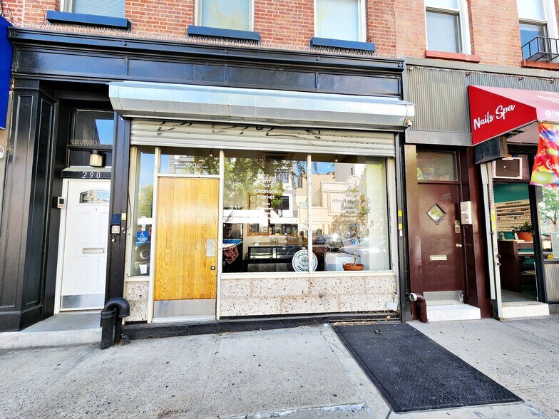290 Graham Ave, Brooklyn, NY à louer - Photo de l’immeuble – Image 1 sur 11