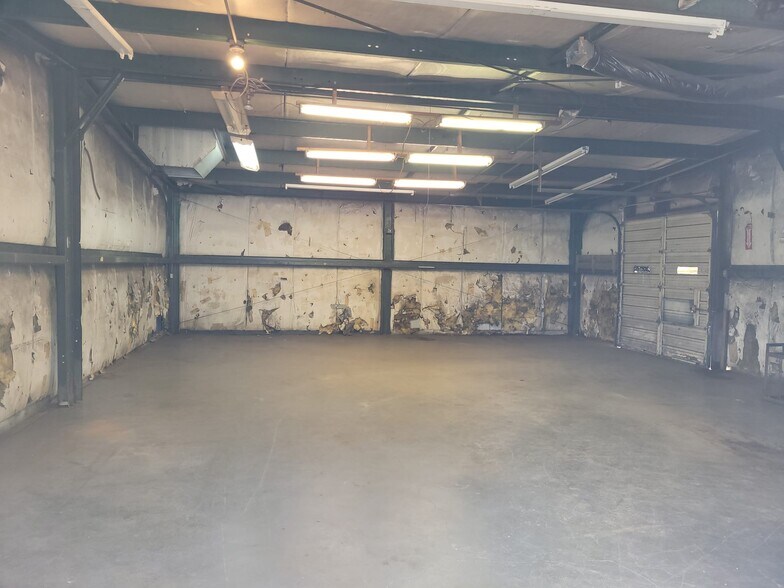 212 Turk Pl, Greensboro, NC à louer - Photo de l’immeuble – Image 2 sur 3