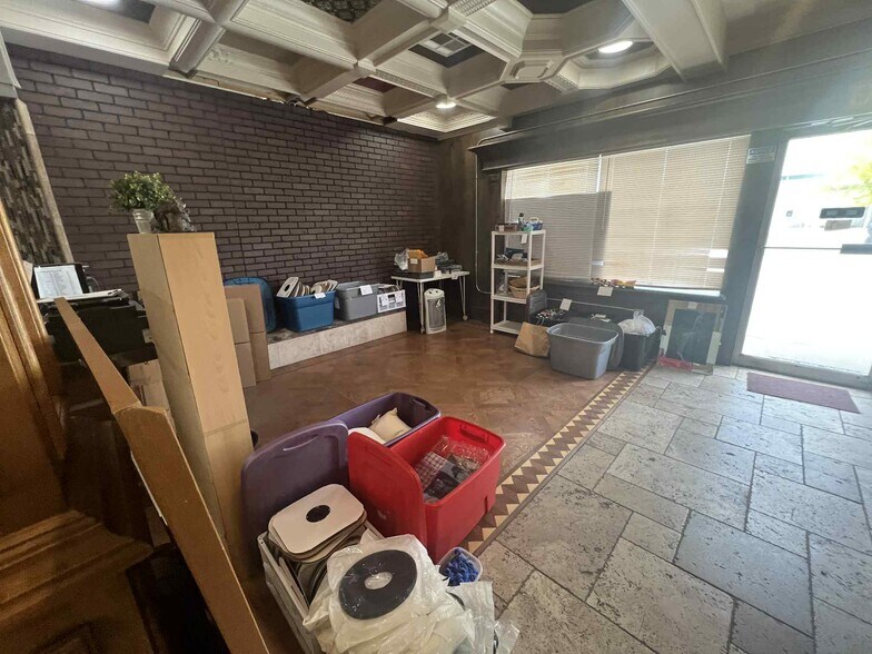2590 Commerce Way, Ogden, UT à louer - Photo de l’immeuble – Image 3 sur 14