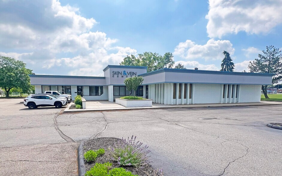 10982-10992 Middlebelt Rd, Livonia, MI à louer - Photo de l’immeuble – Image 3 sur 9