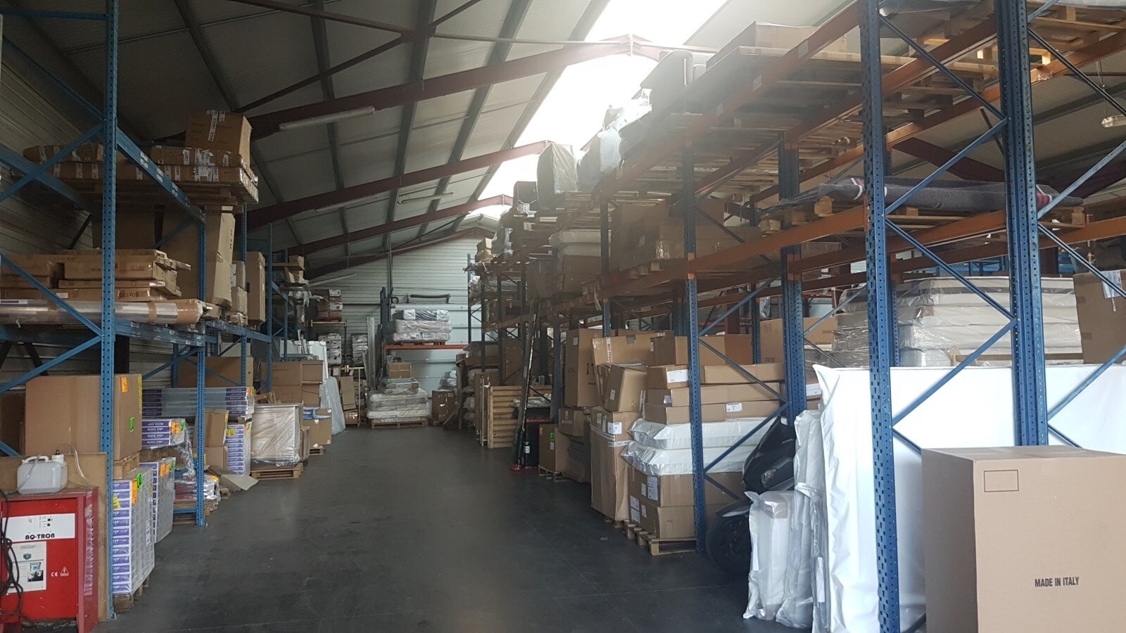 Local d’activités dans Saucats à louer Photo principale– Image 1 sur 11