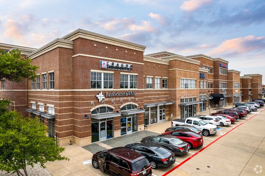 5858 Main St, Frisco, TX à louer - Photo principale – Image 1 sur 4