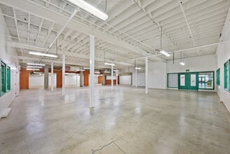 2440 S Sepulveda Blvd, Los Angeles, CA à louer Photo intérieure– Image 2 sur 4