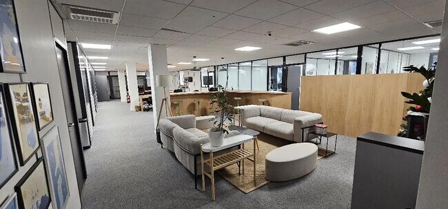 Plus de détails pour Bureau à louer
