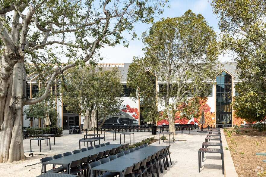 7012 Walnut Grove Dr, Whittier, CA à louer - Photo de l’immeuble – Image 3 sur 65