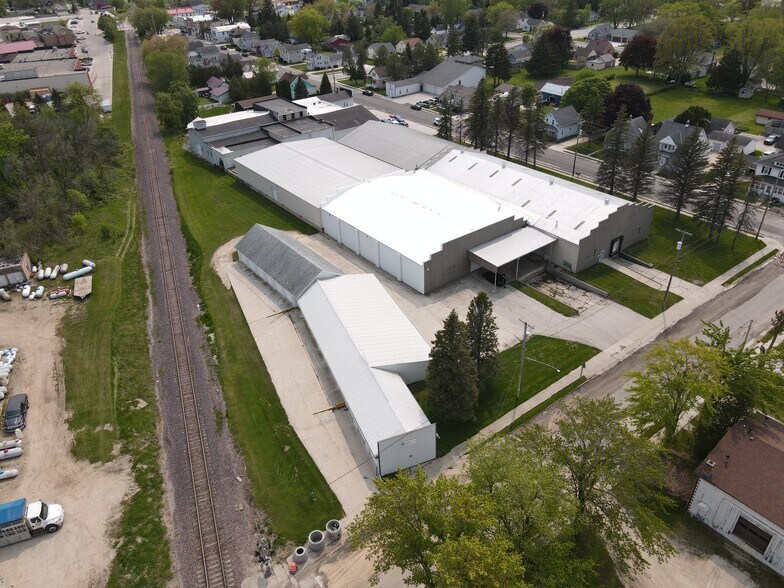 217 N 10th St, Oostburg, WI à louer - Photo de l’immeuble – Image 3 sur 3