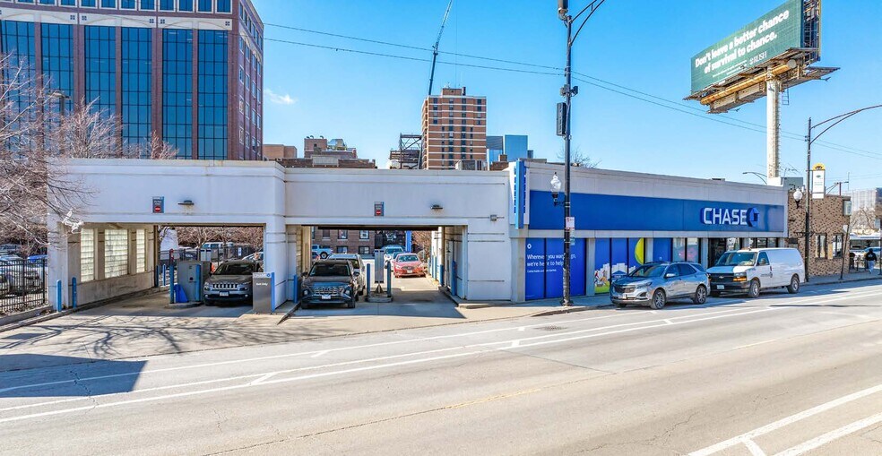 3032 N Clark St, Chicago, IL à vendre - Photo de l’immeuble – Image 1 sur 6
