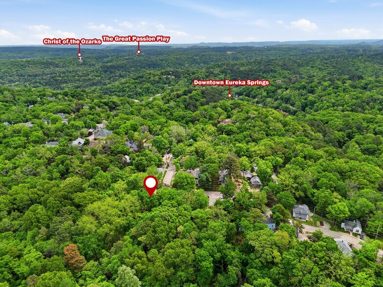 5 Ojo St, Eureka Springs, AR à vendre - Photo de l’immeuble – Image 2 sur 57