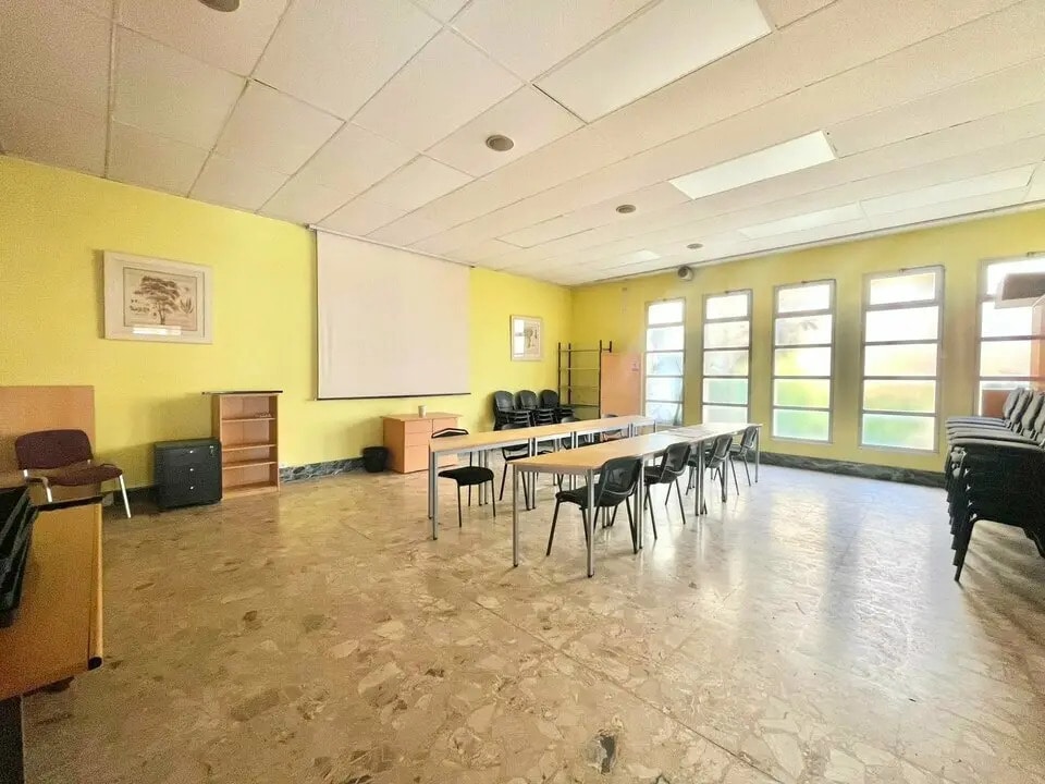 Bureau dans Fréjus à vendre Photo intérieure– Image 1 sur 7