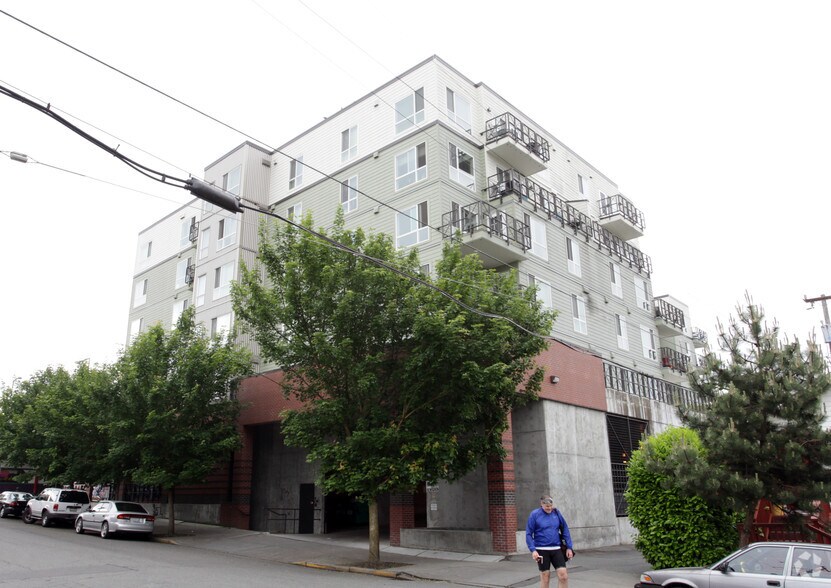 8551 Greenwood Ave N, Seattle, WA à louer - Photo de l’immeuble – Image 2 sur 6