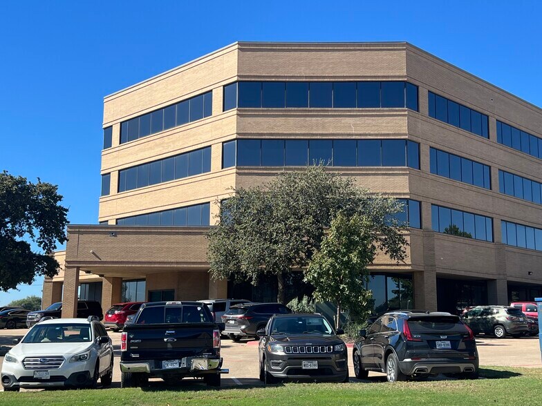 1760 S Stemmons Fwy, Lewisville, TX à louer - Photo de l’immeuble – Image 3 sur 17