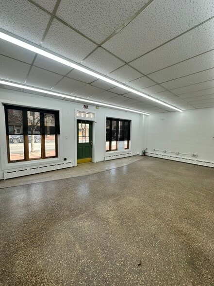 328 High St, Burlington, NJ à louer - Photo intérieure – Image 2 sur 12