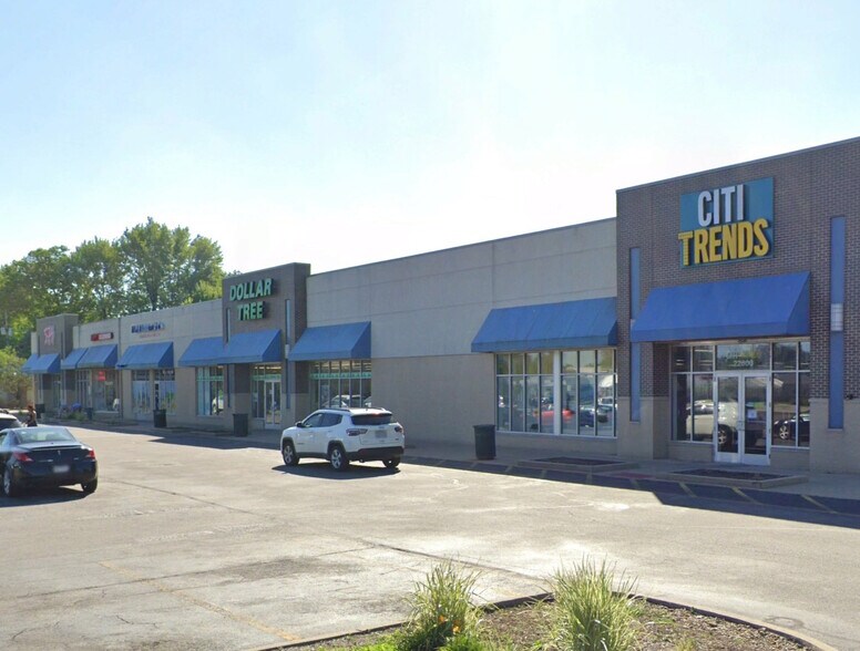 22600-22690 Shore Center Dr, Euclid, OH à louer - Photo de l’immeuble – Image 3 sur 5