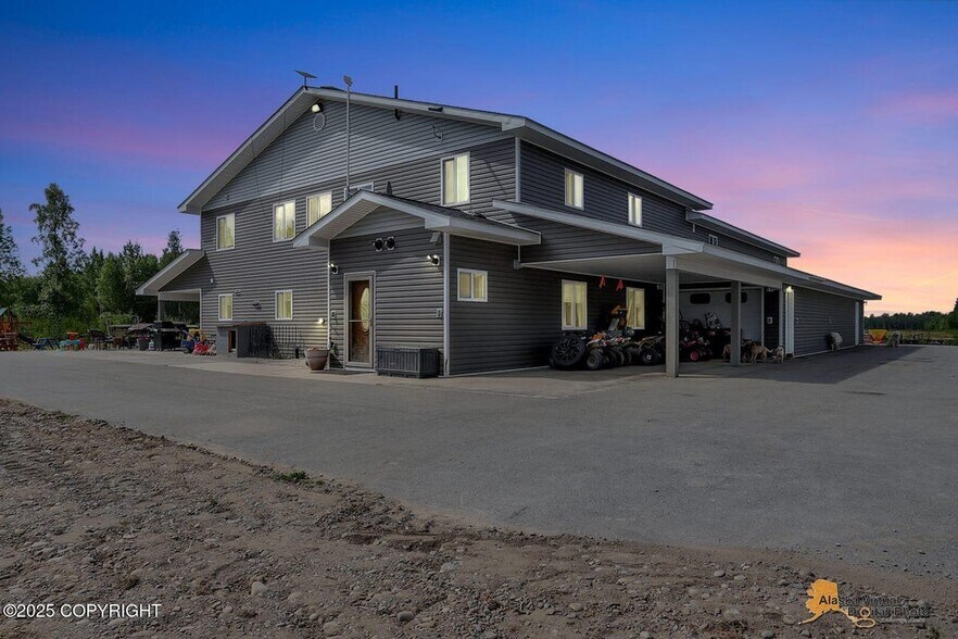 17275 S Moose Haven Cir, Wasilla, AK à vendre - Photo de l’immeuble – Image 3 sur 8