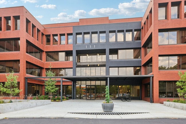 Plus de détails pour 111 Westwood Pl, Brentwood, TN - Bureau/Médical à louer