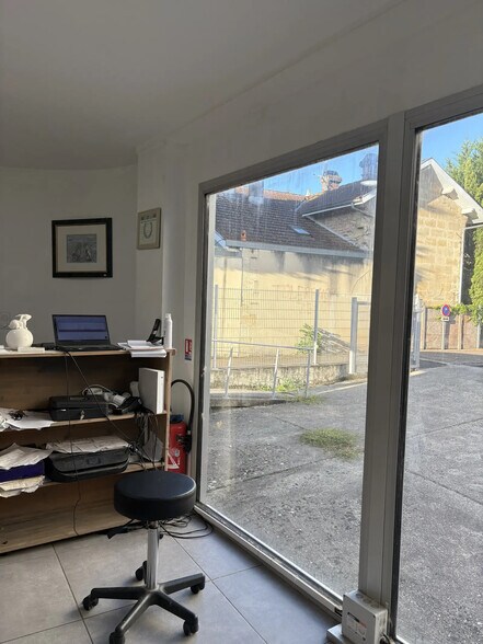 Local commercial dans Gradignan à louer - Photo de l’immeuble – Image 3 sur 16