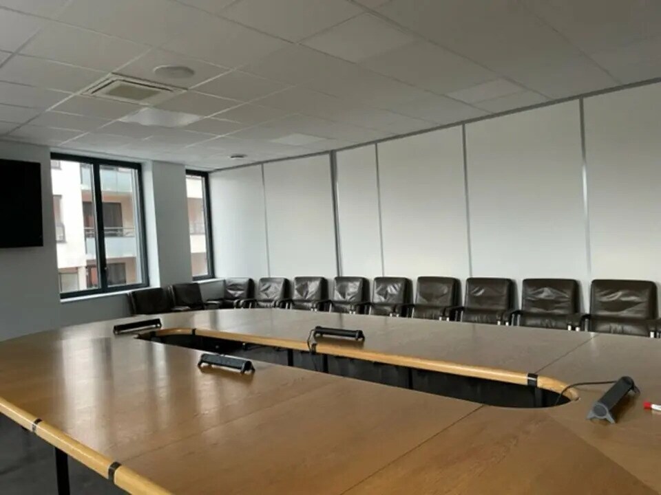 Bureau dans Reims à louer Photo de l’immeuble– Image 1 sur 9