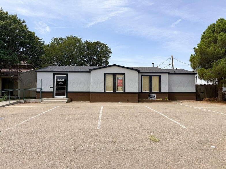 206 S Bliss Ave, Dumas, TX à vendre - Photo de l’immeuble – Image 2 sur 28