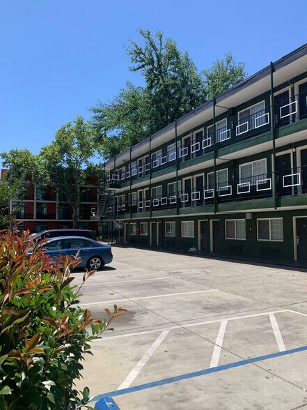 430 16th St, Sacramento, CA à vendre - Photo de l’immeuble – Image 1 sur 17