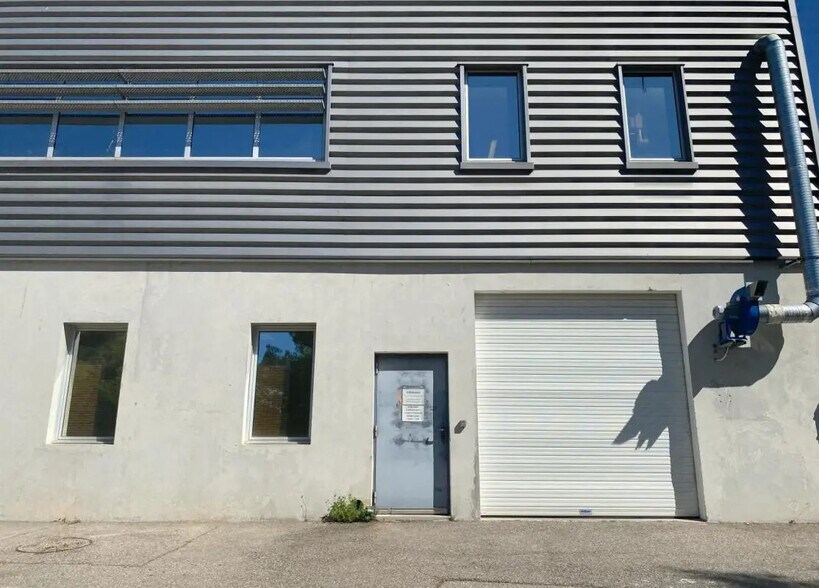 Bureau dans La Ciotat à vendre - Photo de l’immeuble – Image 3 sur 21