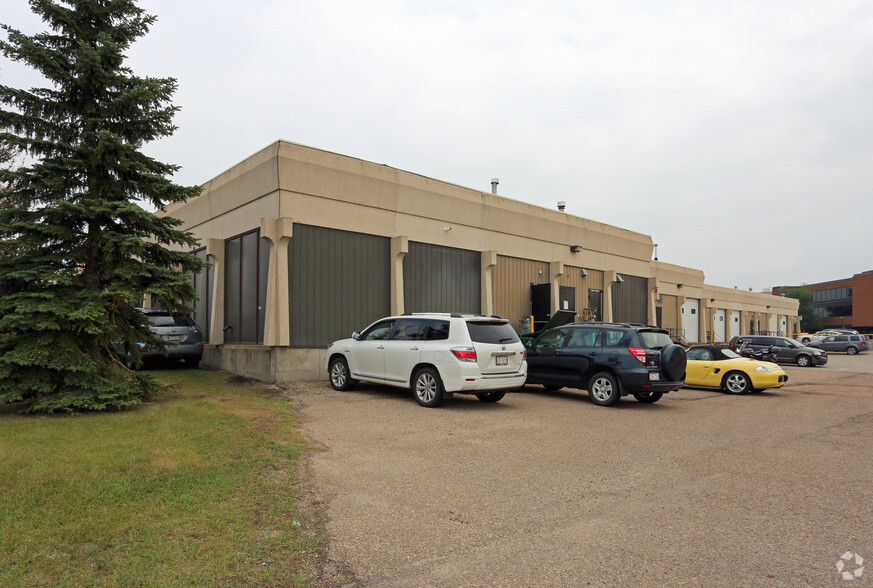 5206-5226 86th St NW, Edmonton, AB à louer - Photo de l’immeuble – Image 3 sur 5