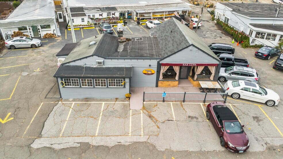 1431 Post Rd E, Westport, CT à vendre - Photo de l’immeuble – Image 3 sur 9