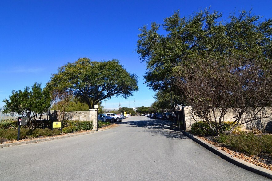 4800 fredericksburg Rd, San Antonio, TX à louer - Photo de l’immeuble – Image 2 sur 18