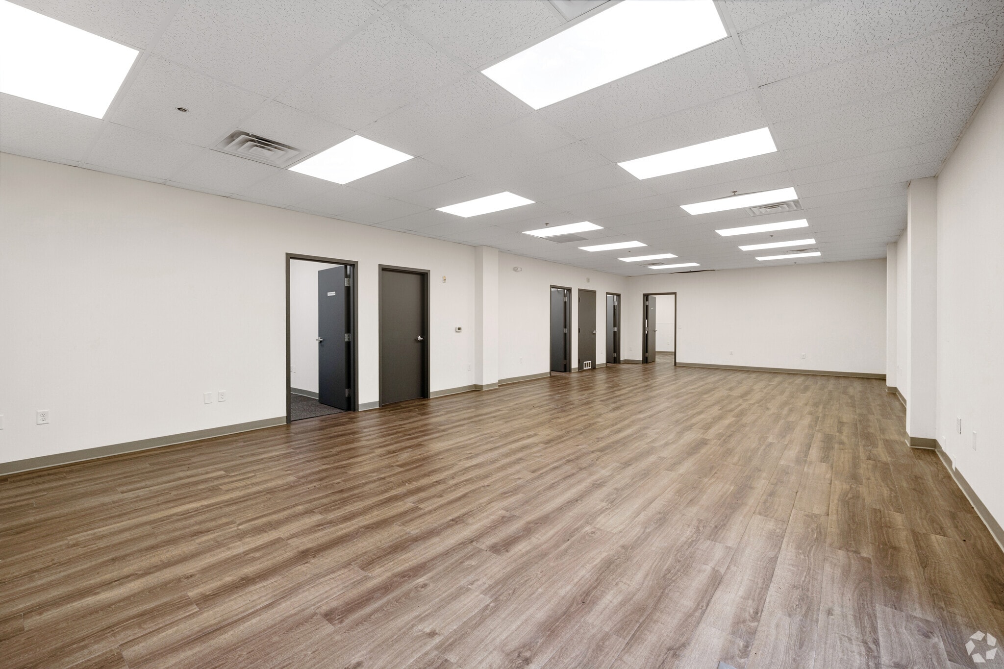 400 Cabot Dr, Hamilton, NJ à louer Photo intérieure– Image 1 sur 7