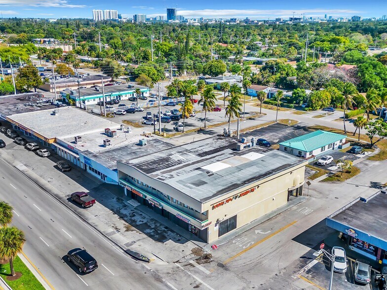 1222 NE 163rd St, North Miami Beach, FL à vendre - Photo de l’immeuble – Image 3 sur 30