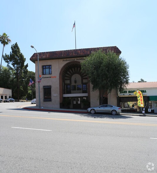 2472-2476 Lake Ave, Altadena, CA à louer - Photo de l’immeuble – Image 3 sur 36