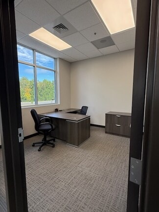 Plus de détails pour 125 N Commercial Dr, Mooresville, NC - Local d'activités à louer