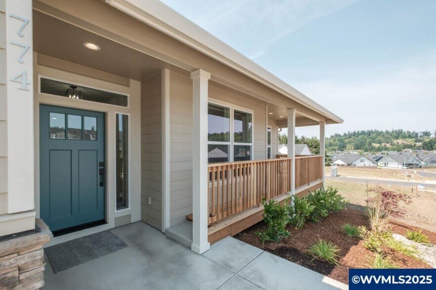 774 Riley Dr, Silverton, OR à vendre - Photo de l’immeuble – Image 2 sur 26