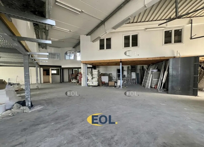 Industriel/Logistique dans La Courneuve à vendre - Photo de l’immeuble – Image 2 sur 4