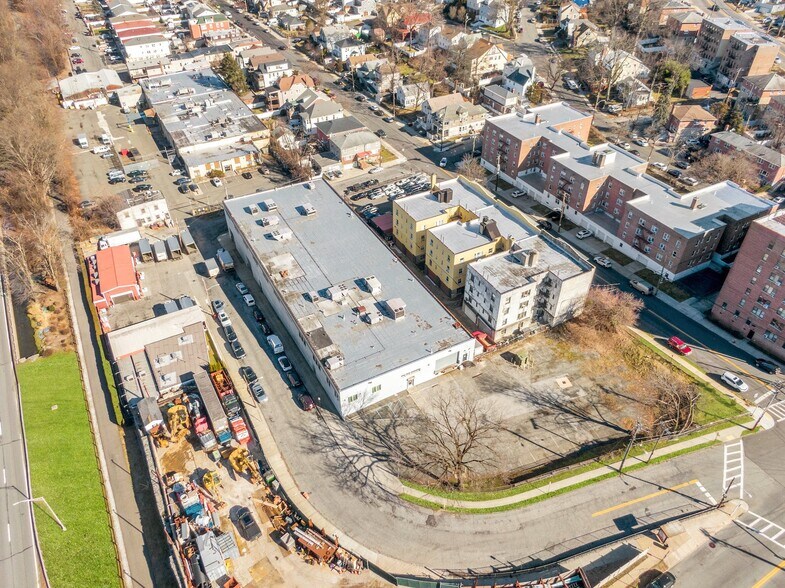 16 Harrison Ave, Yonkers, NY à louer - Aérien – Image 2 sur 72