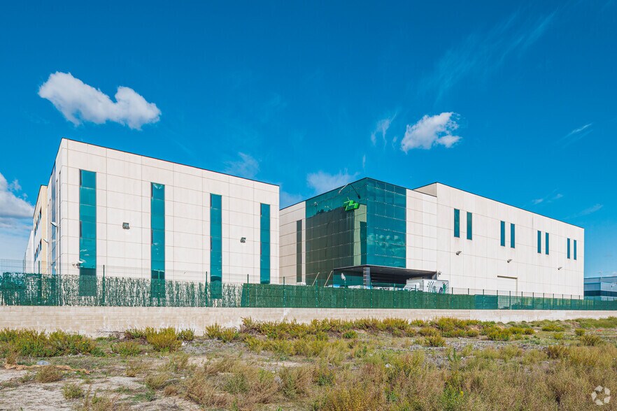 Calle Arnaldo de Vilanova, 5, Getafe, Madrid à louer - Photo de l’immeuble – Image 3 sur 10