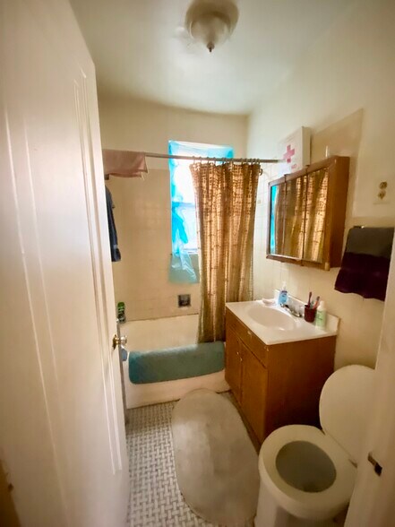 8156 S Laflin St, Chicago, IL à vendre - Photo de l’immeuble – Image 2 sur 8