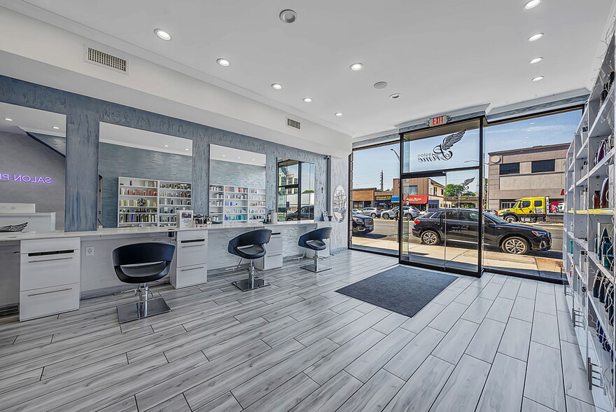 218 Sunrise Hwy, Rockville Centre, NY à louer - Photo intérieure – Image 3 sur 8