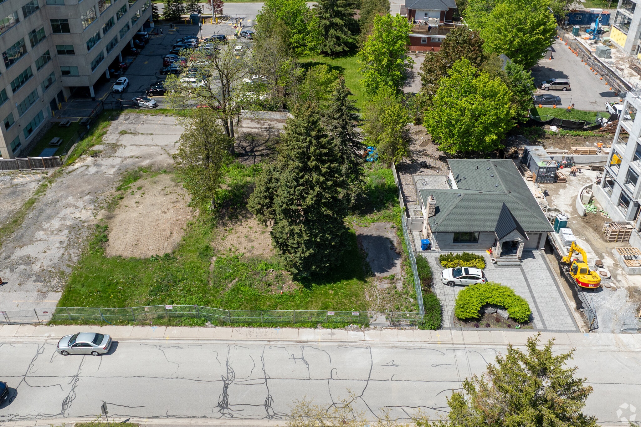 22 Bolton Av, Newmarket, ON à vendre Photo principale– Image 1 sur 3