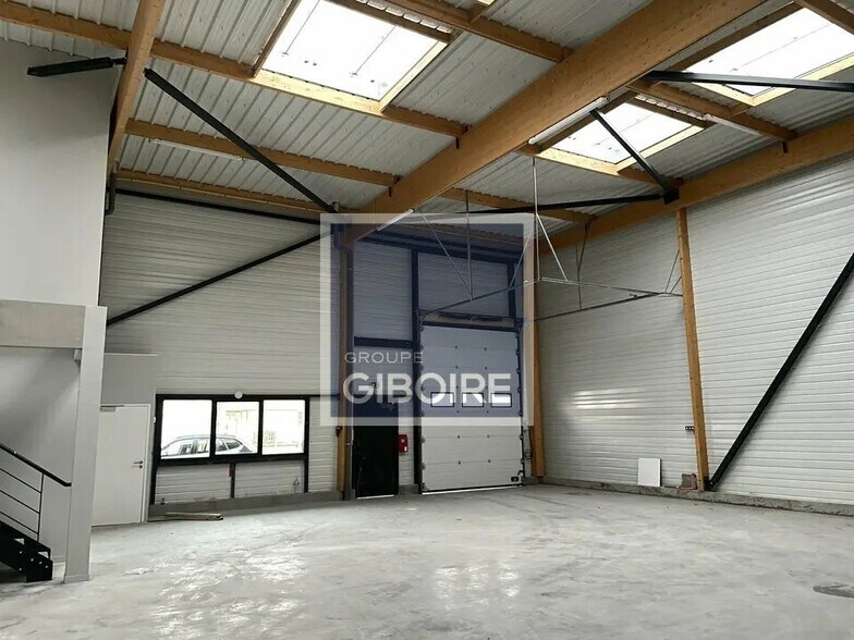 Industriel/Logistique dans Rennes à louer - Photo de l’immeuble – Image 3 sur 7