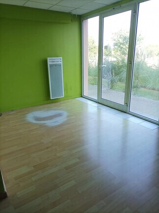 Plus de détails pour Local commercial à louer