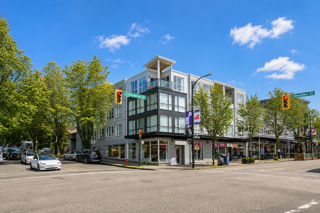 1718 Venables St, Vancouver, BC à vendre Photo de l’immeuble– Image 1 sur 6