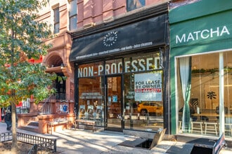 201 E 10th St, New York, NY à louer Photo de l’immeuble– Image 2 sur 15