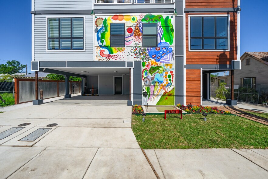 225 S Pine St, San Antonio, TX à vendre - Photo principale – Image 1 sur 19